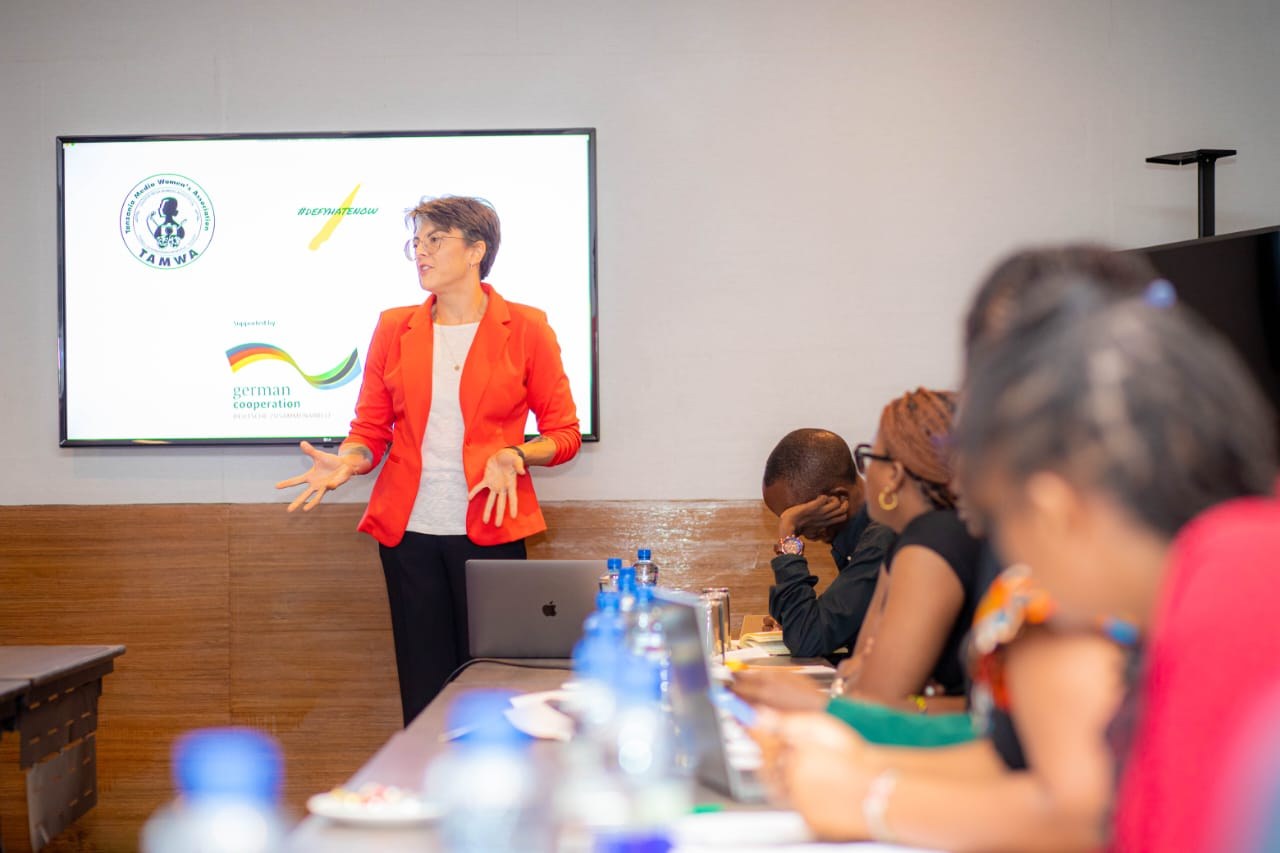 A facilitator presenting to journalists at the TAMWA and #defyhatenow training in Dar es Salaam